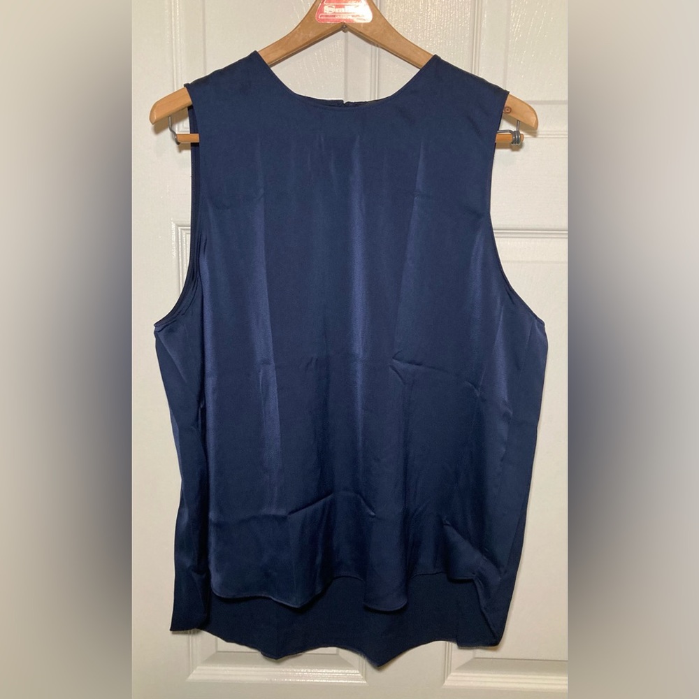 Banana Republic 🟣 Size XL Navy Shell Tank in Navy